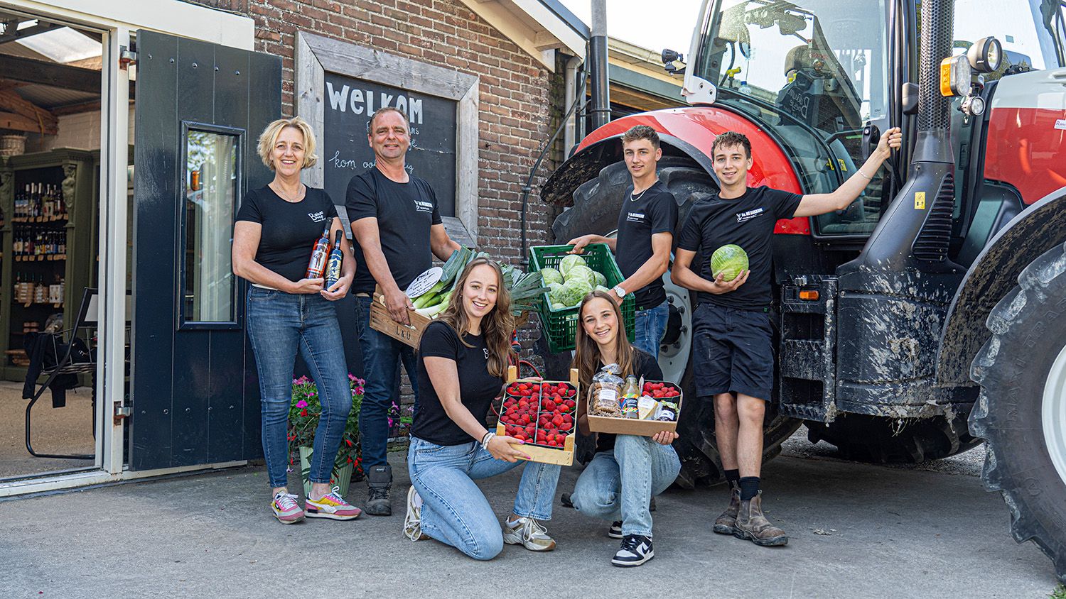 de familie Bakkum geposseerd voor het Bakkums Boetje